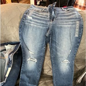 Maurice’s high rise xl Jeggings new with tags - pet-friendly, non-smoking home